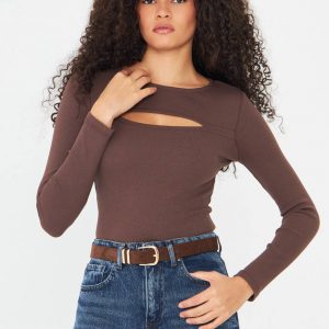 Cut-Out Long Sleeve Top - Image 7