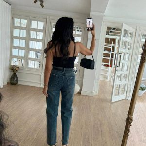 Classic Blue Jeans - Image 3