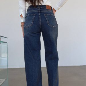 Classic Blue Jeans - Image 4