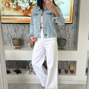 Classic Cropped Denim Jacket - Image 1