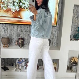 Classic Cropped Denim Jacket - Image 4